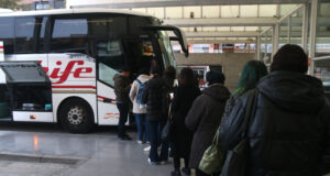 El Govern prorroga la contractació d’emergència de 230 autobusos per les incidències a la xarxa de Rodalies