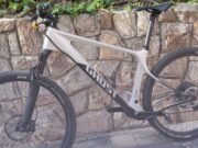 Persecució de pel·lícula a tocar de Gavà: segueix un lladre en patinet després de robar-li la bici