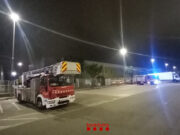 Important incendi en una nau de Gavà mobilitza 11 dotacions de Bombers